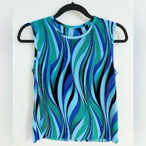 Retro sleeveless micro pleated top